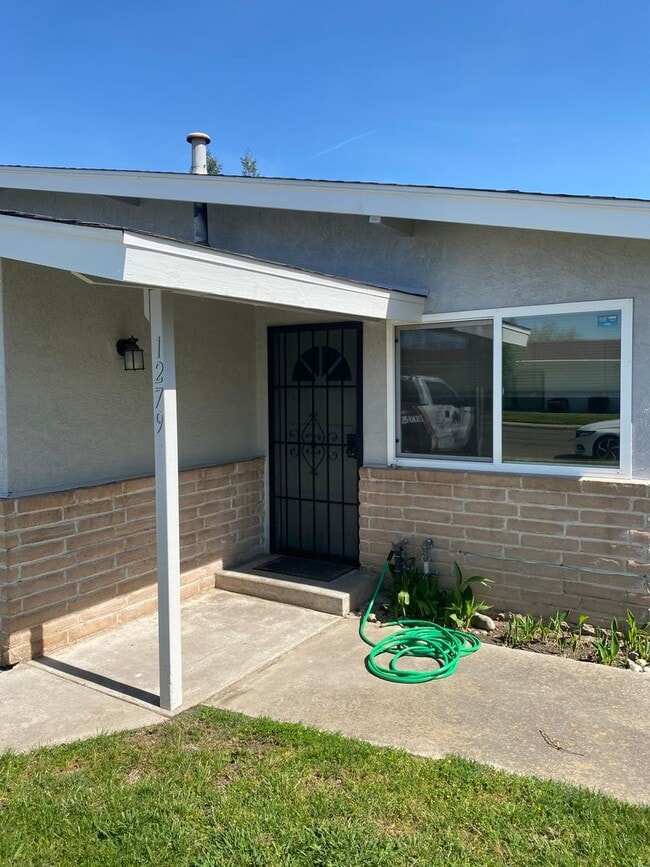 Photo - 2 Bedroom, 1 Bath with Garage near Hospital.
