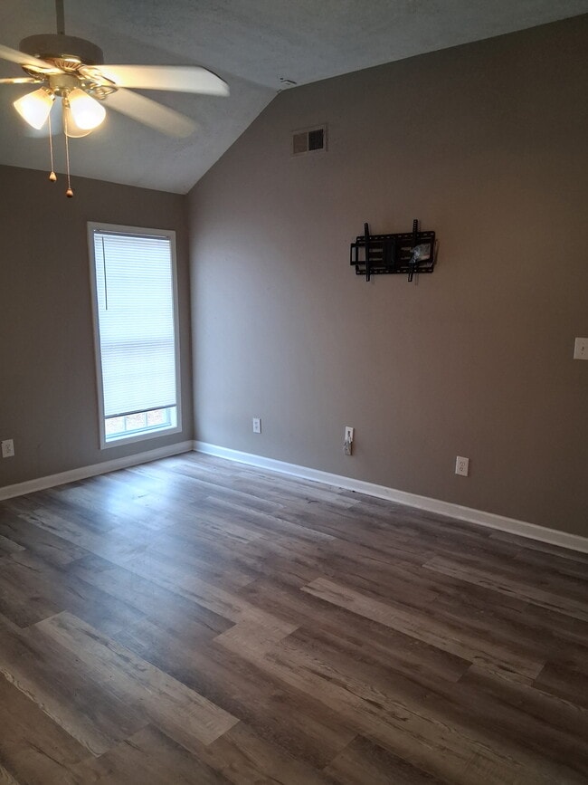 Photo - 120 Woods Edge Dr