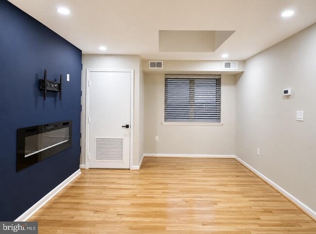 Photo - 3066 Pineview Ct NE