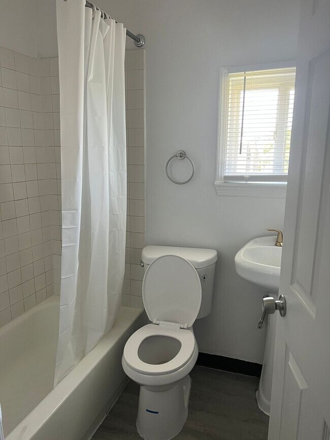 Photo - Recently Renovated 2 Bed 1 Bath Ready To M...