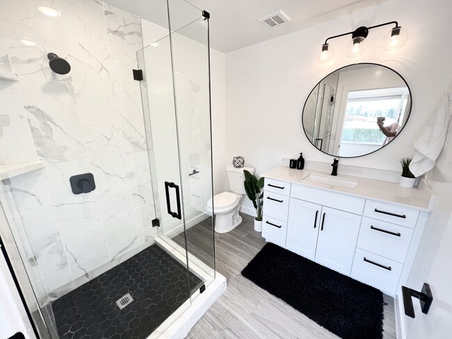 Photo - The Freehand