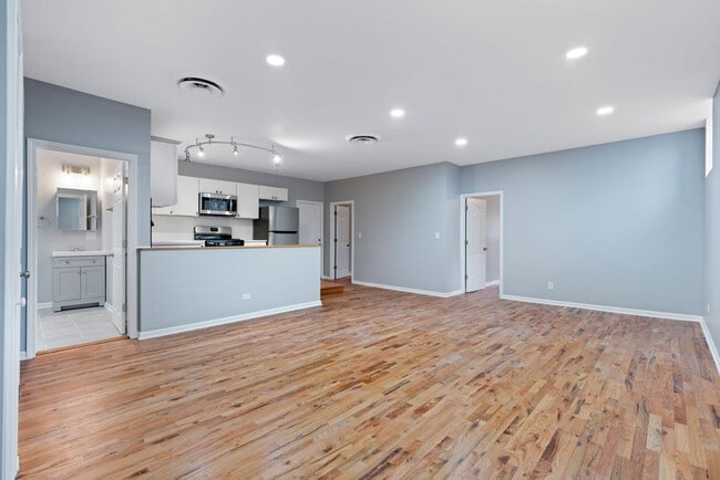 Photo - 2900 N Damen Ave Unit 1F