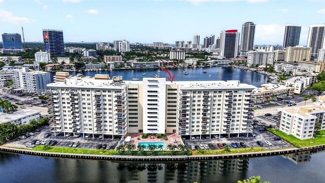 Building Photo - 401 Golden Isles Dr Unit 708