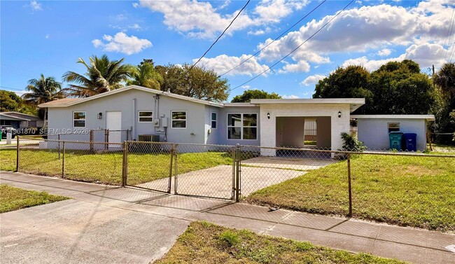 Photo - 931 NW 35th Ave