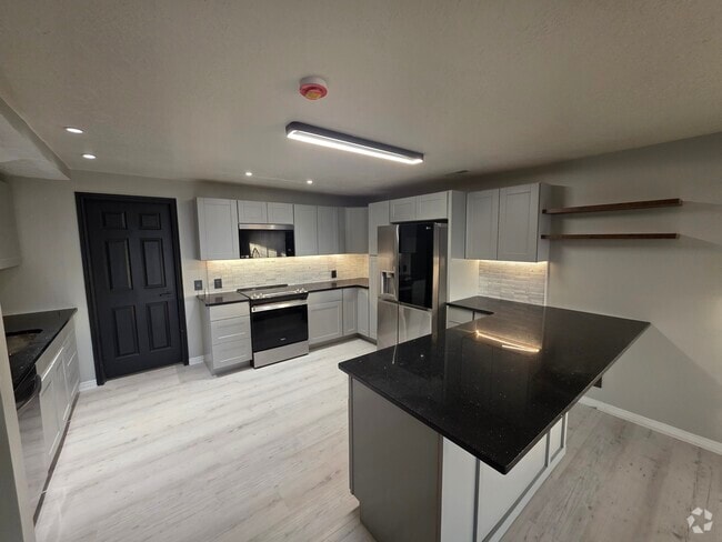 Building Photo - 5057 Ridgedale Dr Rental