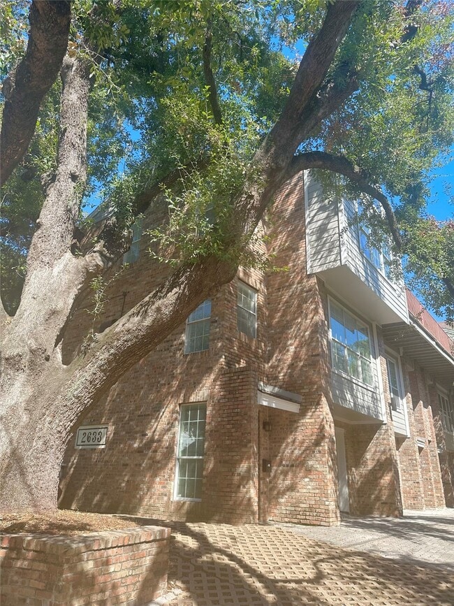Photo - 2633 Peckham St