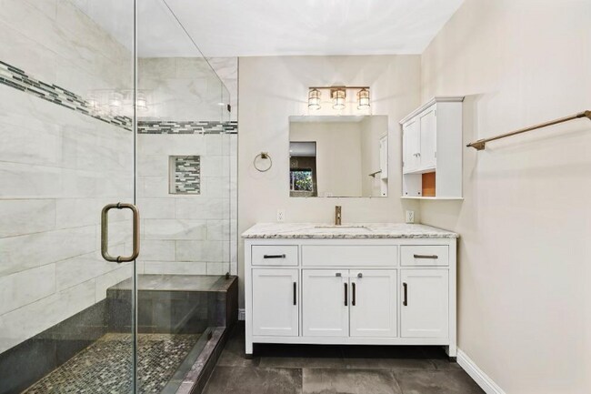 Photo - 22416 Baltar St