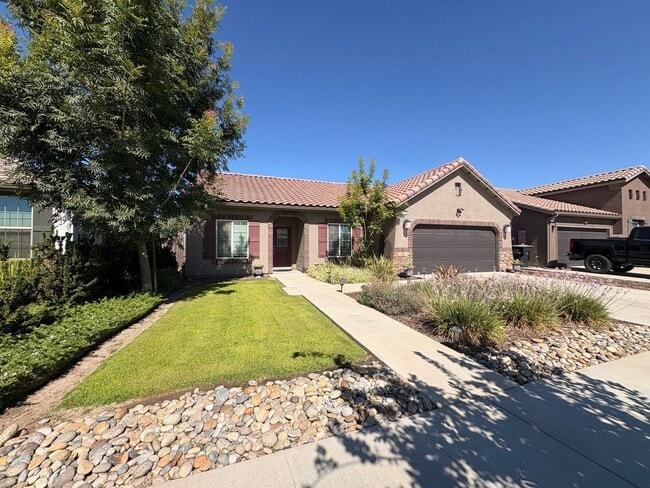 Photo - 3 bedroom, 2 bathroom home for rent in Southeast Visalia