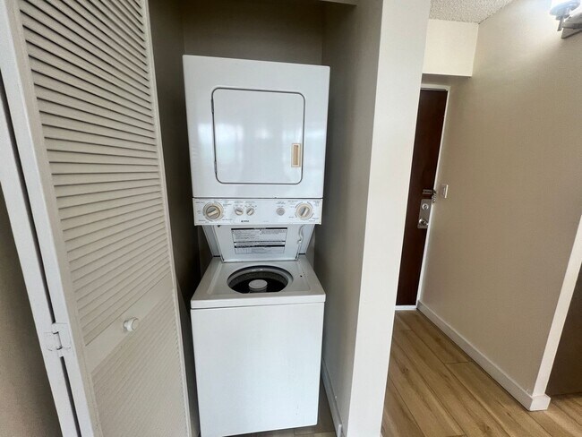 Photo - Remodeled Atkinson Plaza 1 bedroom 1 bath ... Unit 1503