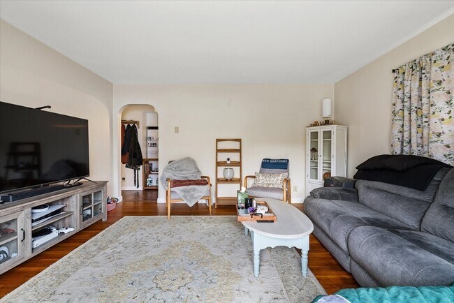 Photo - 7 Holbrook Rd Unit 2