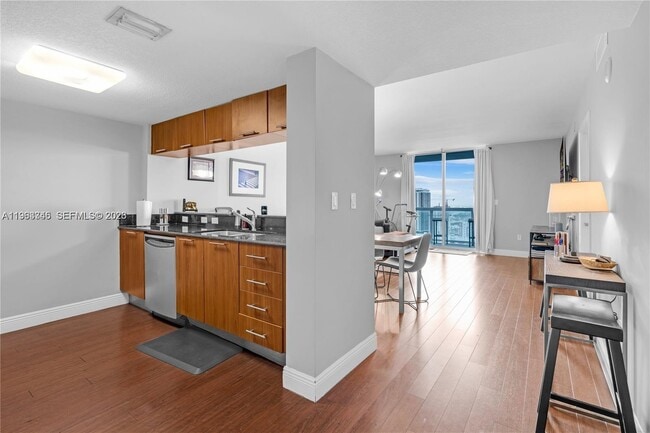 Photo - 1800 N Bayshore Dr Unidad 3406