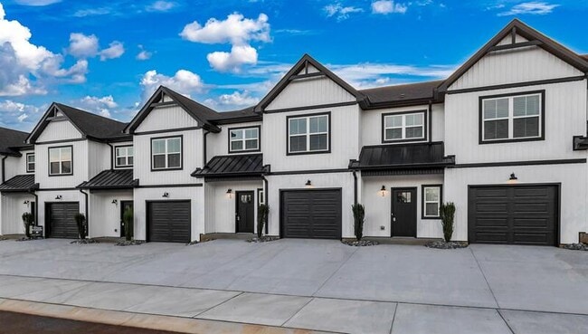 Building Photo - 166 Sango Dr