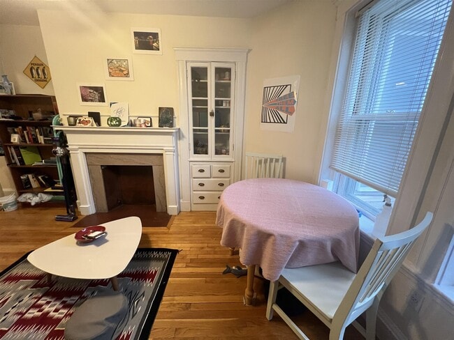 Photo - 325 Harvard St Unidad 2