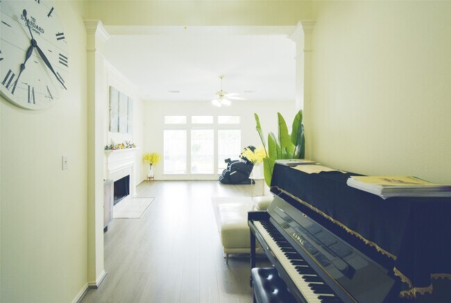 Photo - 3219 Summerland Dr