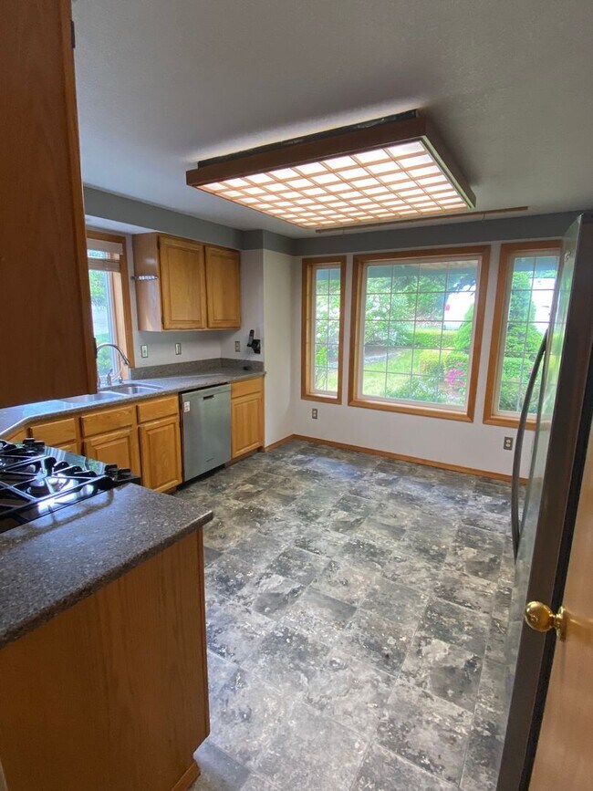 Photo - 4 Bed Room 2 Bath , 2 Car Garage