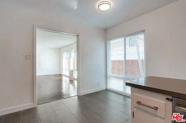 Photo - 869 Glenway Dr Unit #3