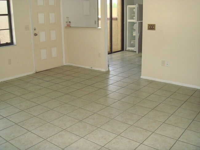 Photo - FOR RENT – 2 Bed /  2 Bath condo in the Shores – Available Now!