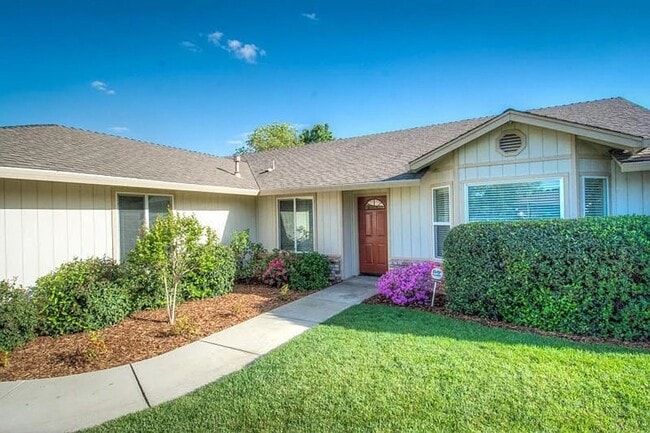 Building Photo - BEAUTIFUL 4 BED 2 BATH HOME IN REDDING - A...