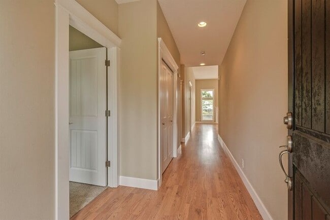 Move In Ready One Level Vaulted Ceiling Home Close to Pacific University!