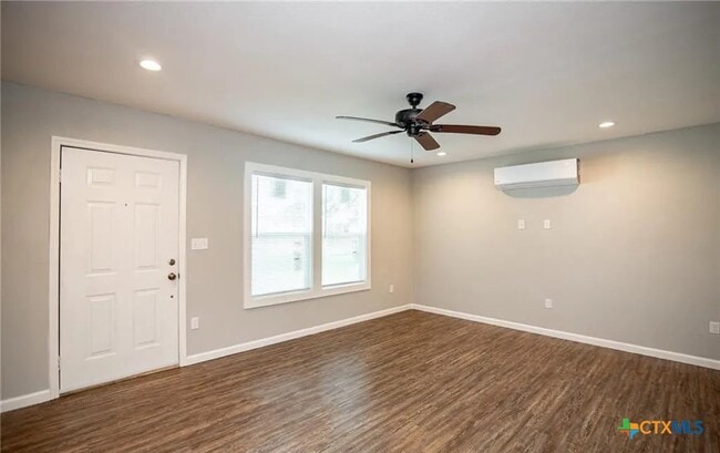 Photo - 2003 Woodlawn St