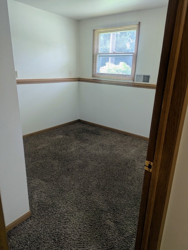 Photo - 635 Hall St