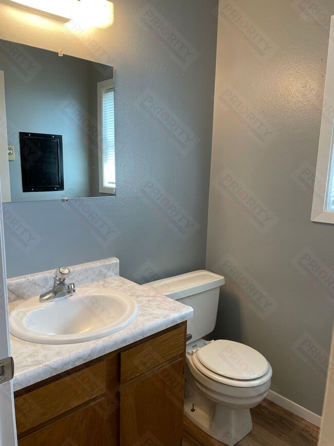 Photo - 3 Bedroom Townhome with a Garage!