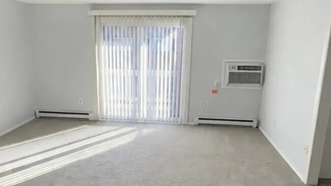 Photo - 1671 Main St Unit 7