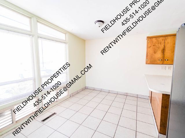 1077 Rose St