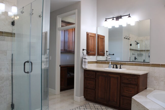 Photo - 7320 Orchard Cir