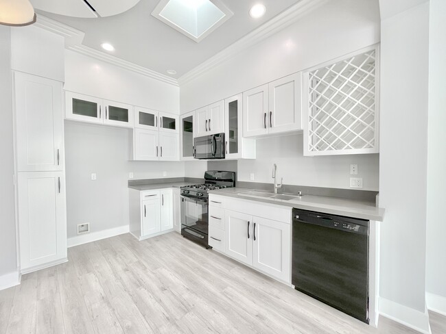 Photo - 11743 Goshen Ave