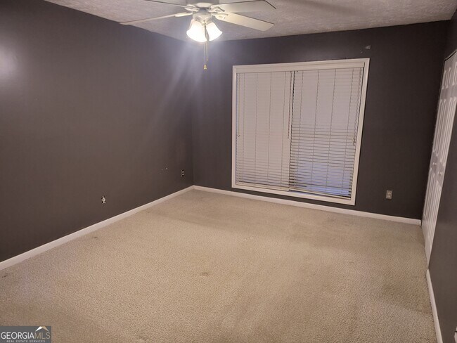 Photo - 105 Governors Dr