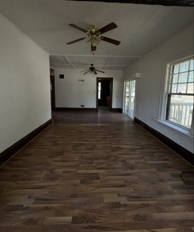 Photo - 408 E 4th St