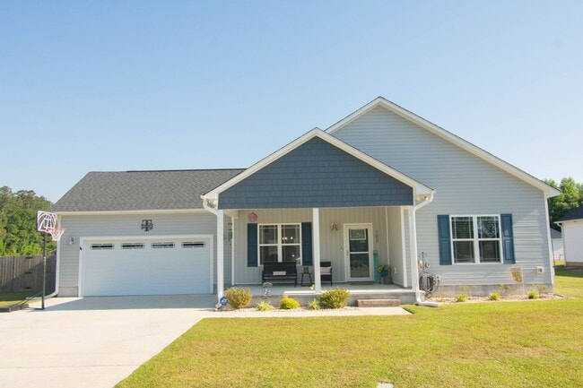 Building Photo - Coming Soon! 3 Bedroom 2.5 Bath - 25 Minutes from Camp Lejeune