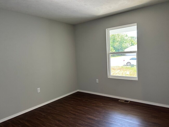 Photo - Newer 3 bedroom duplex - Aurora MO