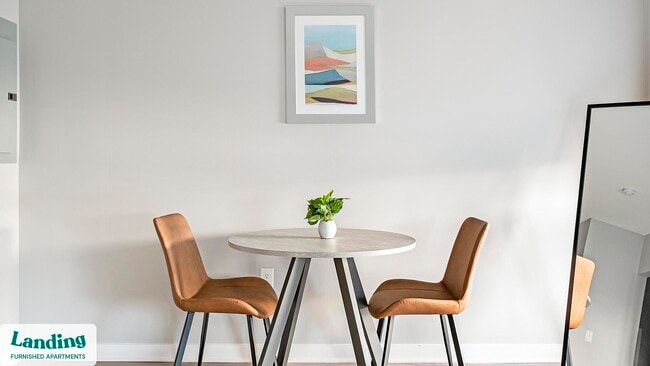 Photo - 5040 Linbar Dr Unidad 105