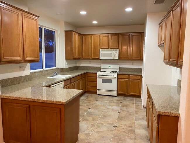 Photo - 1648 Rigel St