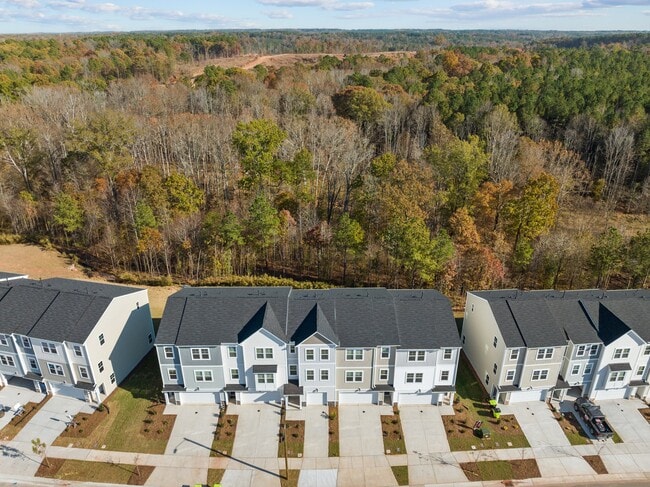 Photo - 3031 Castle Loch Ln