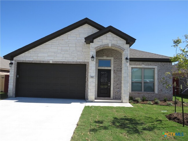 Photo - 717 Holstein Dr