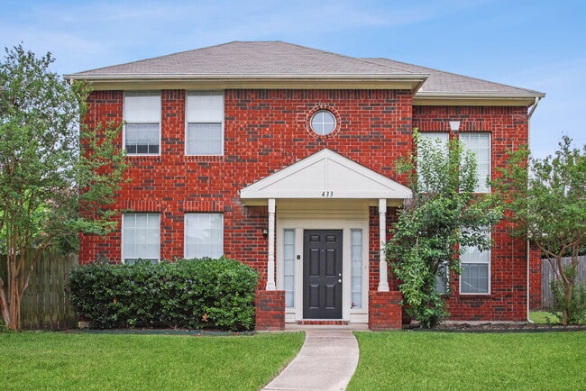 Building Photo - 433 Raintree Cir