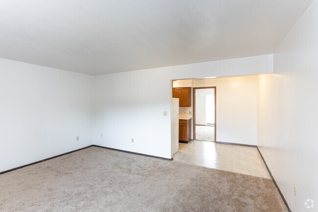 1BR, 1BA - 650 SF