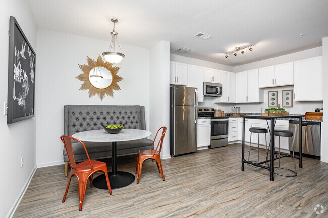 2BR, 2BA - 1,136SF - Dining/Kitchen