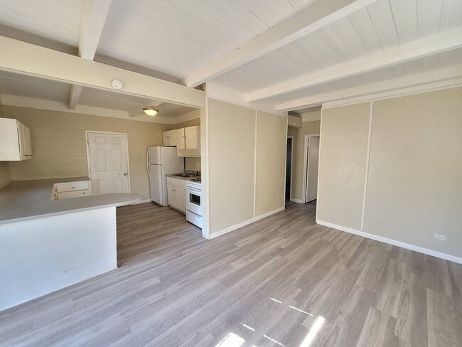 Photo - 402 New York Dr