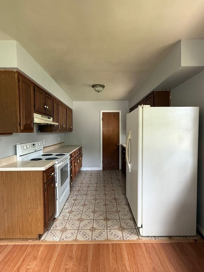 Photo - Spacious three bedroom one bath located on the southside.