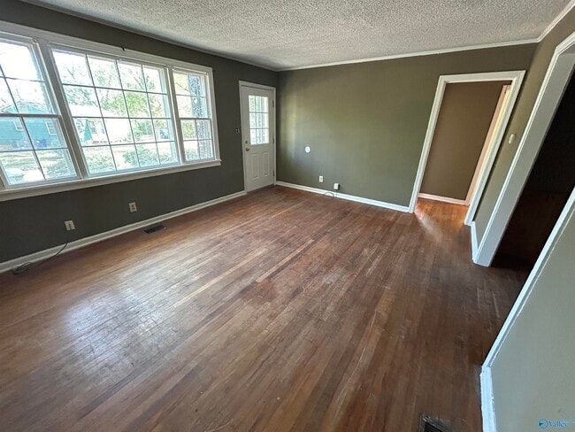 Photo - 803 Fairway Dr NW