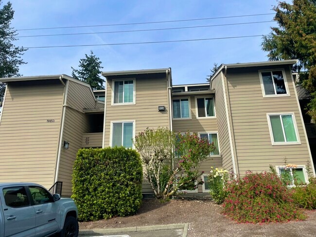 Edificio - 19853 25th Ave NE Unidad 317