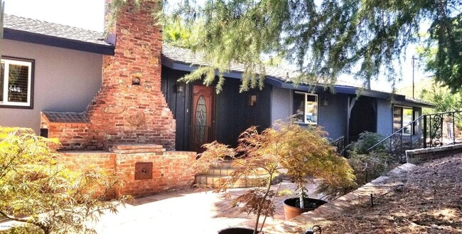 Building Photo - 268 Lake Sherwood Dr Rental