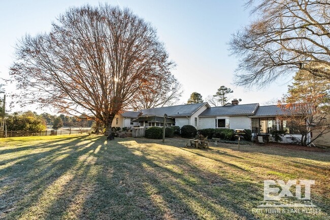 Photo - 3 Bedroom 2 Bathroom Home