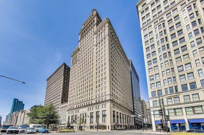 Building Photo - 310 S Michigan Ave Rental