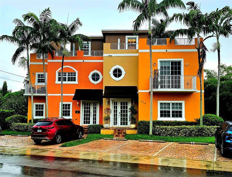 Photo - 624 NE 29th Dr Townhome