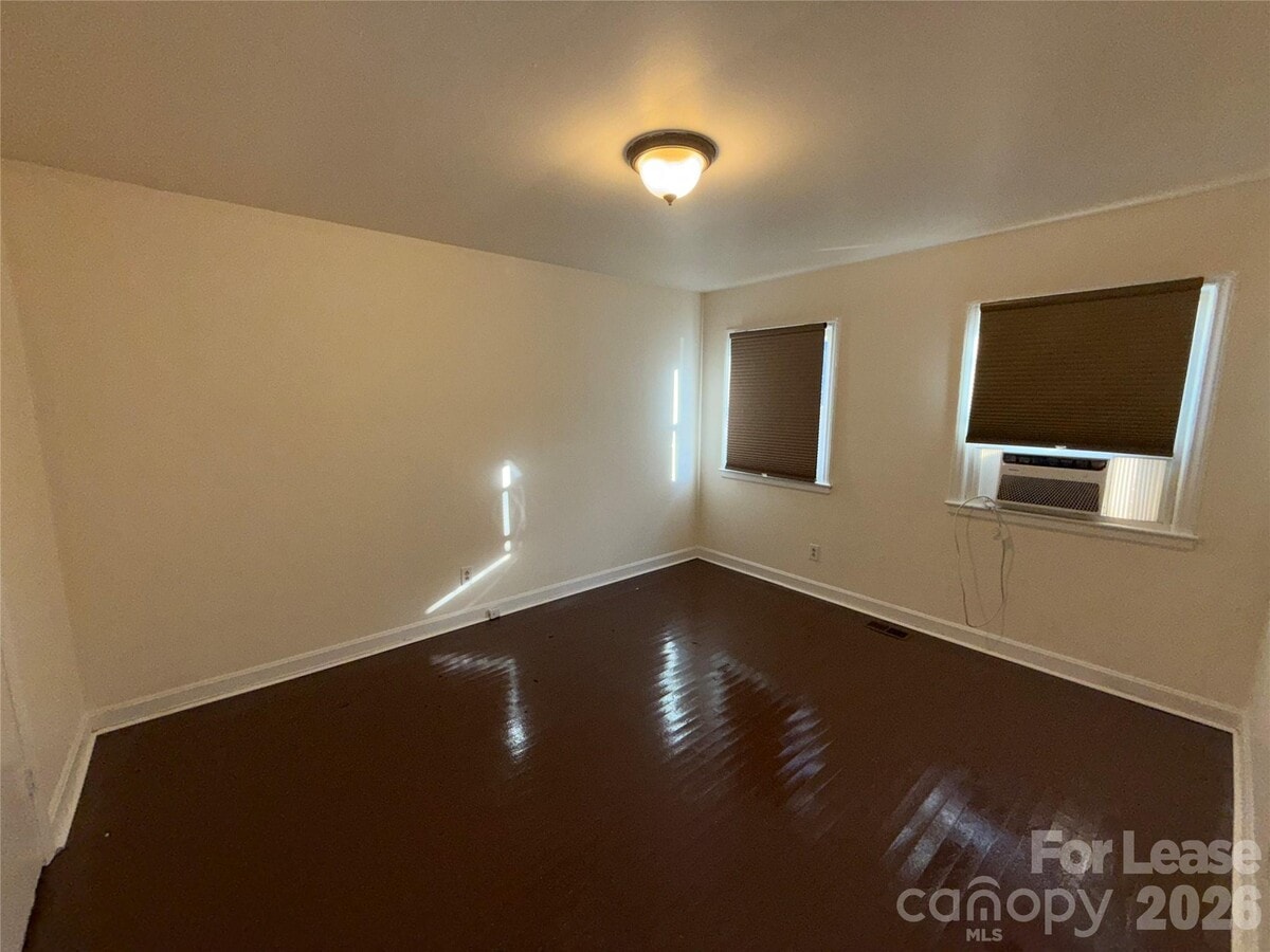 Photo - 1520 Effingham Rd